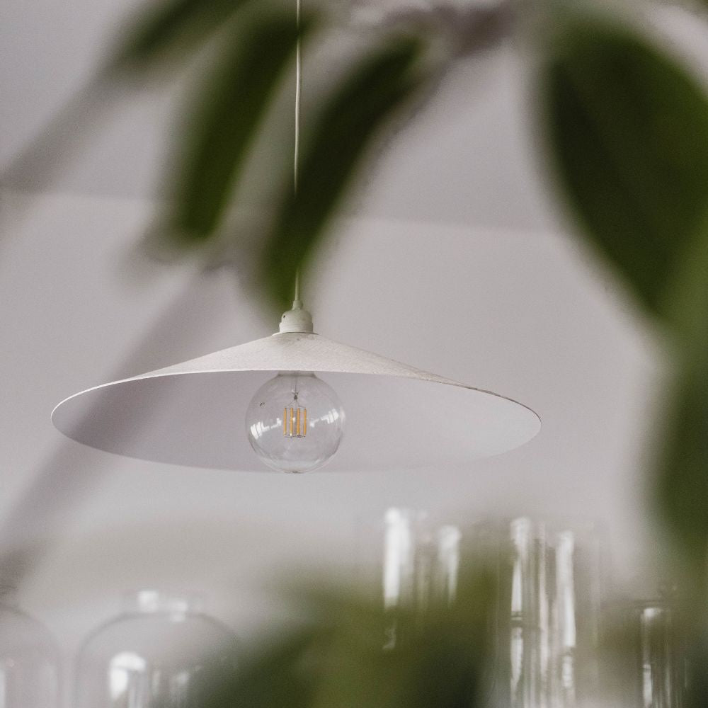 אהילים וגופי תאורה טבעיים לבית – כך תבחרו נכון