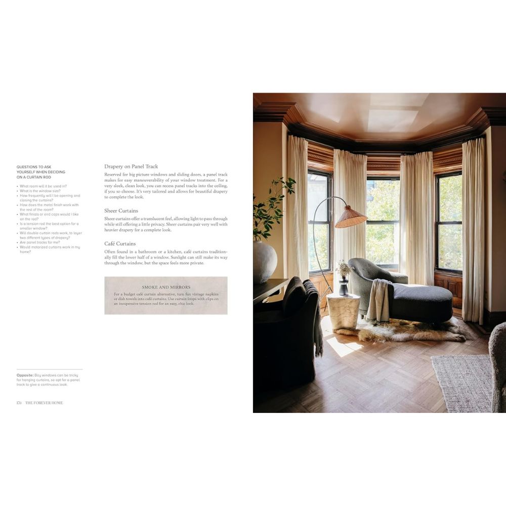 מוצג חדר פינתי נעים עם חלונות גבוהים, וילונות שקופים, ספה, מנורת רצפה, שולחן קטן ושטיח. הטקסט "עיצוב פנים" מופיע בצד בספר העיצוב של Fine Lab Home, The Forever Home בית לתמיד מדריך עיצוב הבית.