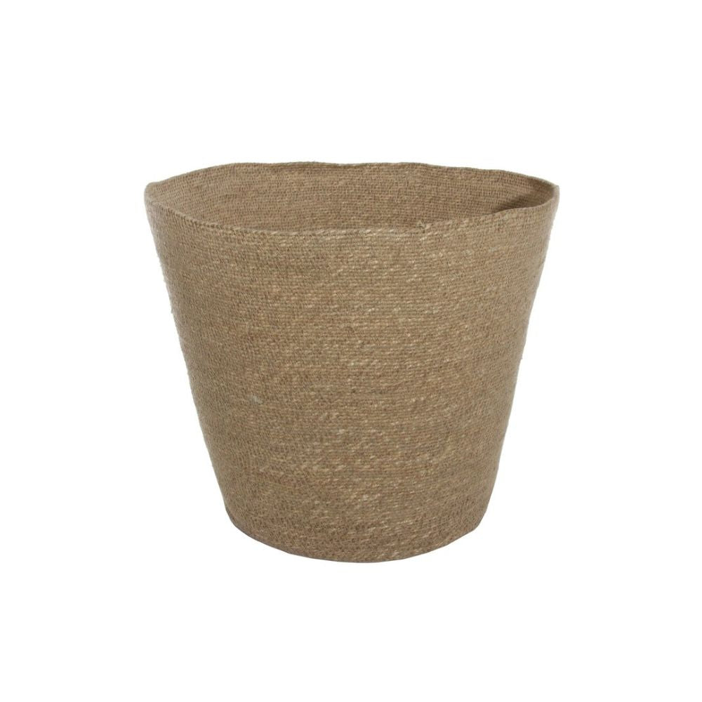 שלושה סלי אחסון בעבודת יד מעשב ים טבעי מבית Fine Lab Home, זמינים בשלושה גדלים שונים.
