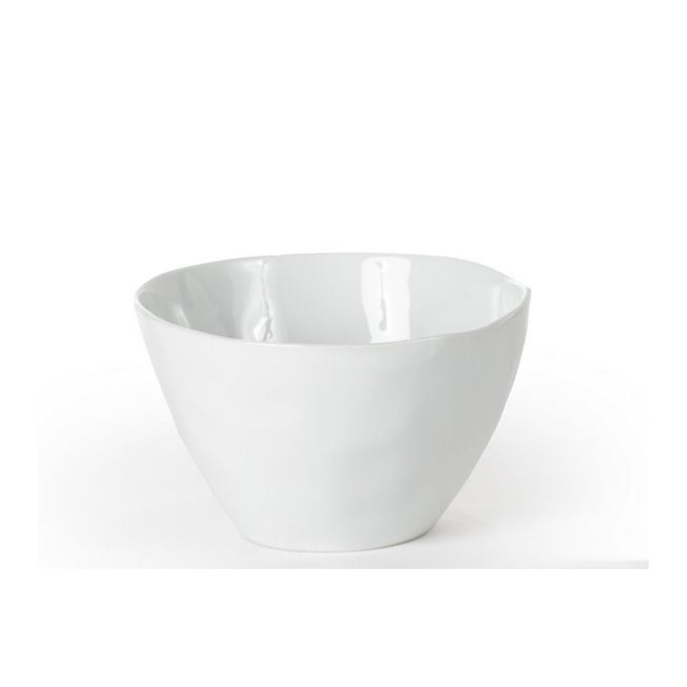 קערית מרק פורצלן bianca של Fine Lab Home בעבודת יד, בעלת משטח חלק ולא אחיד, מוצגת על רקע לבן.