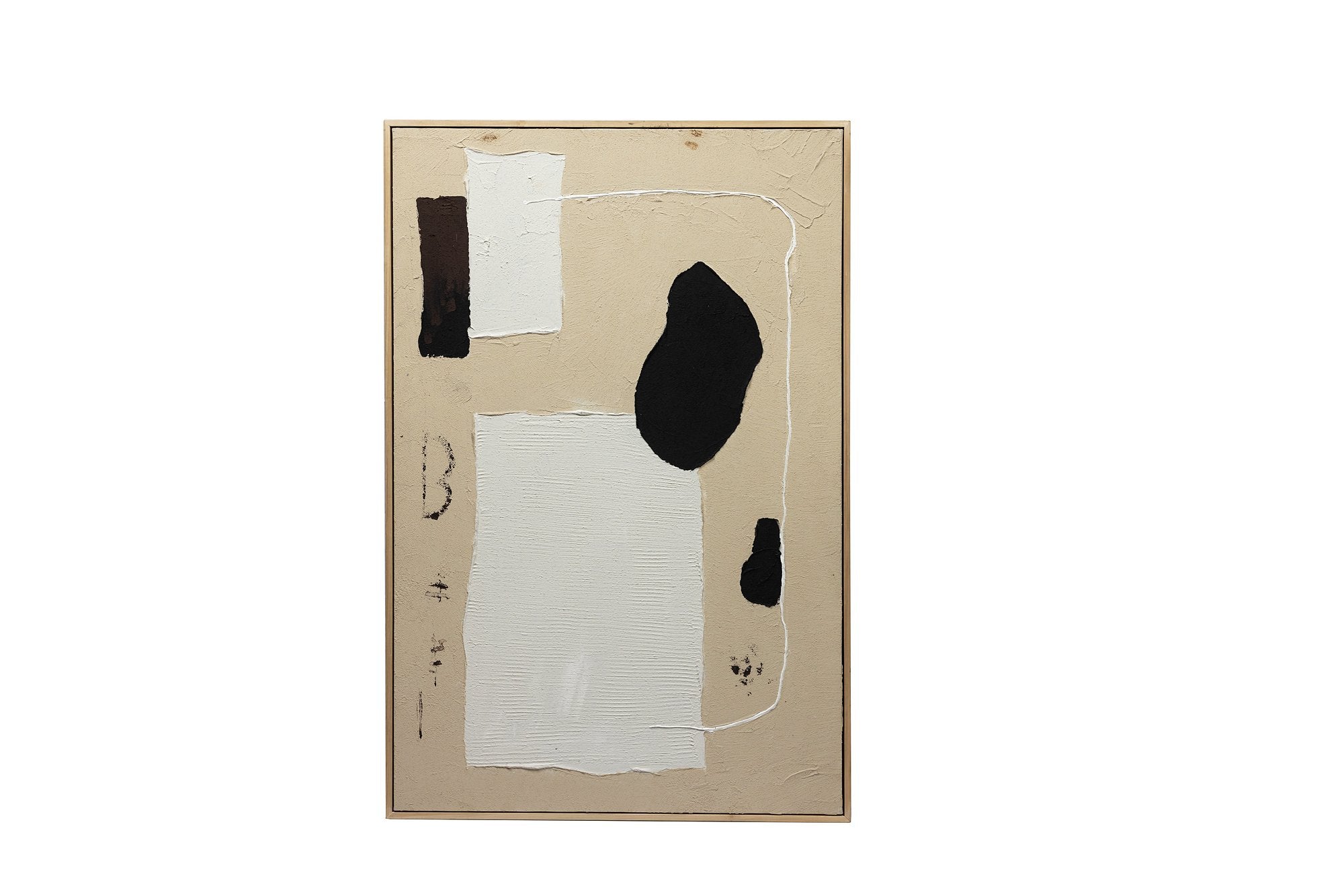 Layers of Contrast מבית Fine Lab Home הוא יצירת אמנות קיר מופשטת מלבנית עם רקע בז' מרקם וצורות שחורות ולבנות לא סדירות, המציגה עיצוב מודרני ואמנות קיר מקורית.
