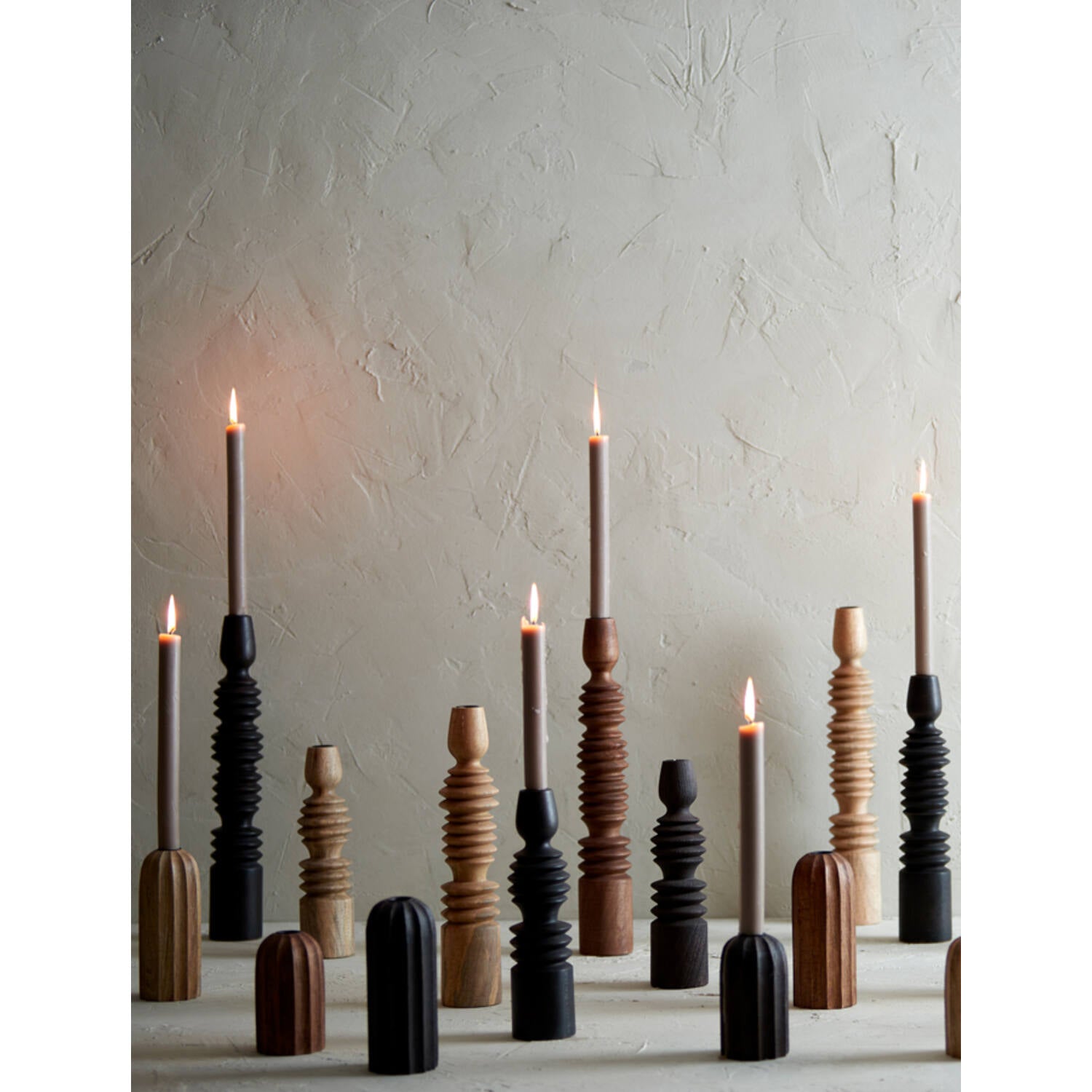 פמוטים מעץ תמונת אווירה