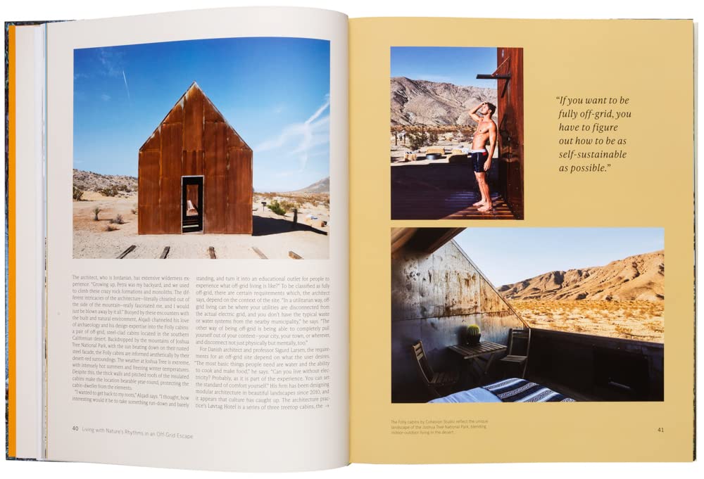 בקתה עץ מודרנית הניצבת על צוק מיוער משקיפה על הים. הכיתוב על הכריכה: "ספר עיצוב cabin fever" מאת Fine Lab Home — חובה לכל חובבי הבקתות המחפשים בקתות, צריפים ומקומות מסתור קסומים.