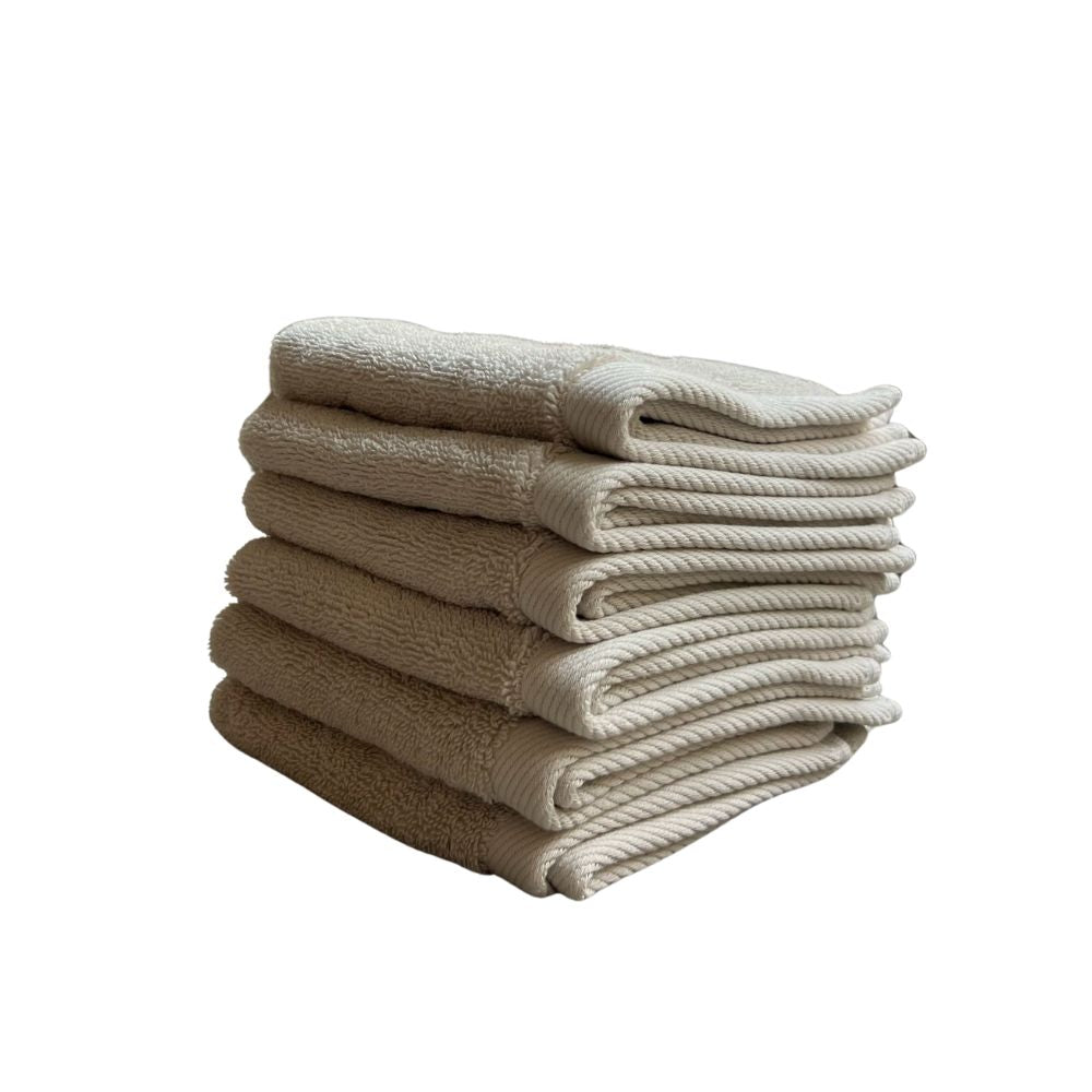 מארז 6 מגבות ידיים בצבע חול של Fine Lab Home, עשויות כותנה סרוקה – אידיאלי למי שמחפש מגבות ידיים יוקרתיות.