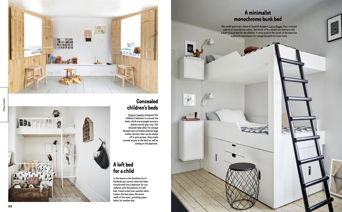כתבה במגזין בהשראת ספר העיצוב "בתים קטנים, חיים גדולים" של Fine Lab Home מציגה שלושה חדרי ילדים עם מיטות מובנות, עיצוב מינימליסטי, נגיעות עץ, קירות לבנים ואחסון חכם לחללים קטנים.