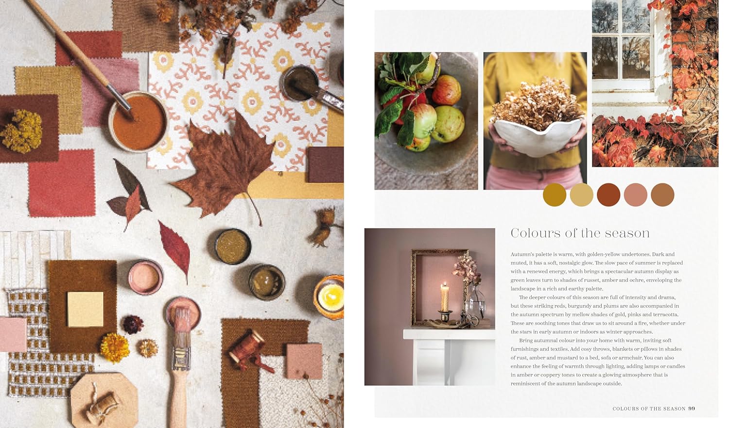 ענף עלים גדול באגרטל קרמי מונח על שרפרף עץ ליד מיטה מסודרת עם מצעים ניטרליים, המקשר בין הטבע לעיצוב הבית; מוצג: ספר עיצוב בית לכל עונות השנה מאת Fine Lab Home.