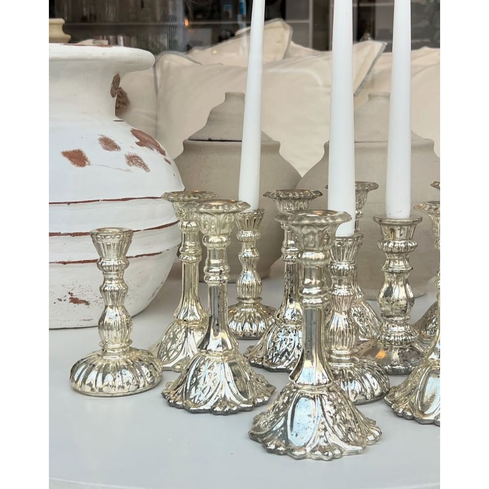 פמוט זכוכית צבע כסף מעוטר