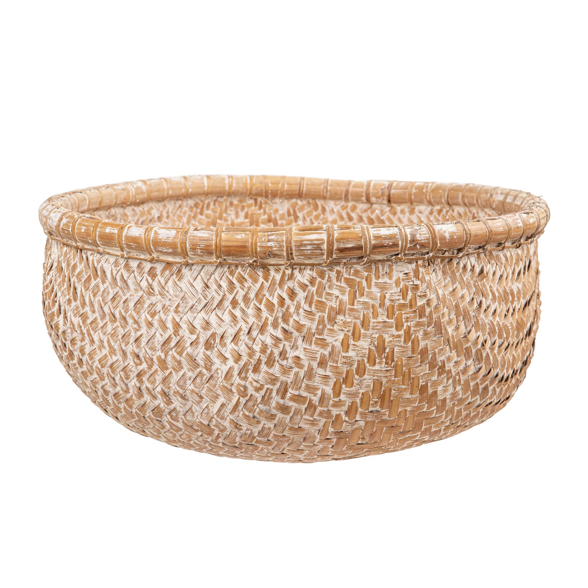 קערת קש - מגוון גדלים של Fine Lab Home, עגולה ושטוחה בעיצוב טבעי עם שוליים מחוזקים, מושלמת לאיחסון או כקערה לצמחיה. מוצגת על רקע לבן.