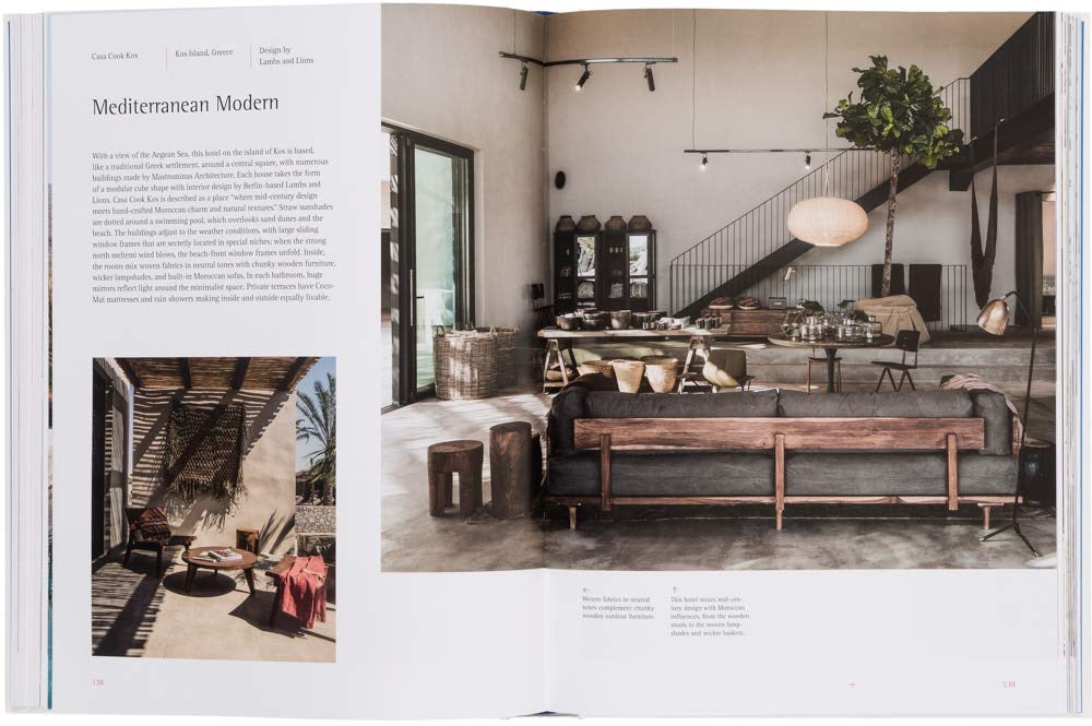 הספר עיצוב הים התיכון החדש מבית Fine Lab Home הוא ספר בכריכה קשה עם תמונת שער של פנים כפרי בסגנון ים תיכוני עם גג קלוע, סלים ודלת עץ.