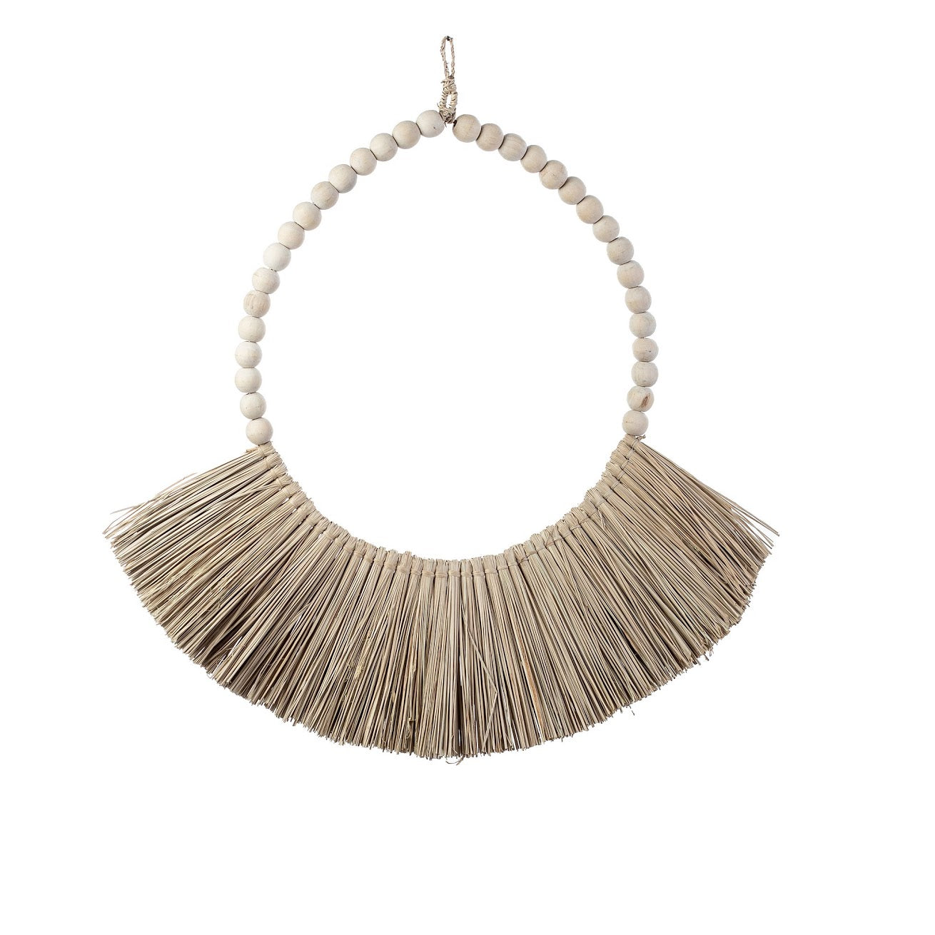 שרשרת קיר דקורטיבית קש וחרוזי עץ מבית Fine Lab Home—בעבודת יד, עם לולאת חרוזי עץ עגולים ושוליים בצורת מניפה מקש טבעי.