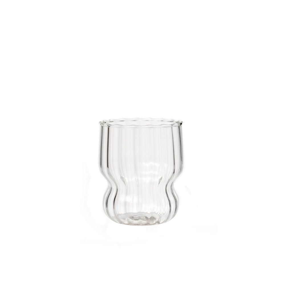 סט של 6 כוסות זכוכית מעוגלות עם פסים של Fine Lab Home, 300 מ"ל כל אחת — כוסות זכוכית שקופות ומעוגלות עם פסים אנכיים, מוצגות על רקע לבן חלק.