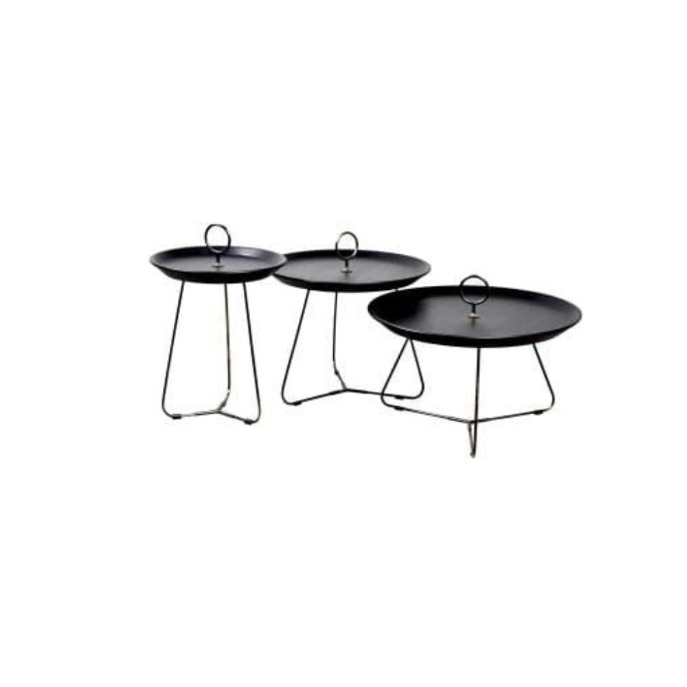 שלושה שולחנות עגולים מעץ וברזל מבית Fine Lab Home, בגבהים שונים עם רגליים עגולות, מושלמים כשולחן סלון מודרני או שולחנות קפה, מסודרים בשורה על רקע לבן.