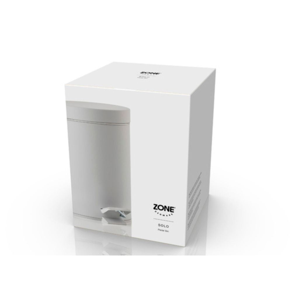 אריזה בקופסה לבנה לפח פדל 3 ליטר Solo של Fine Lab Home, המציגה את הפח ואת לוגו המותג על רקע נקי — מושלם כפח מסוגנן לחדר האמבטיה.